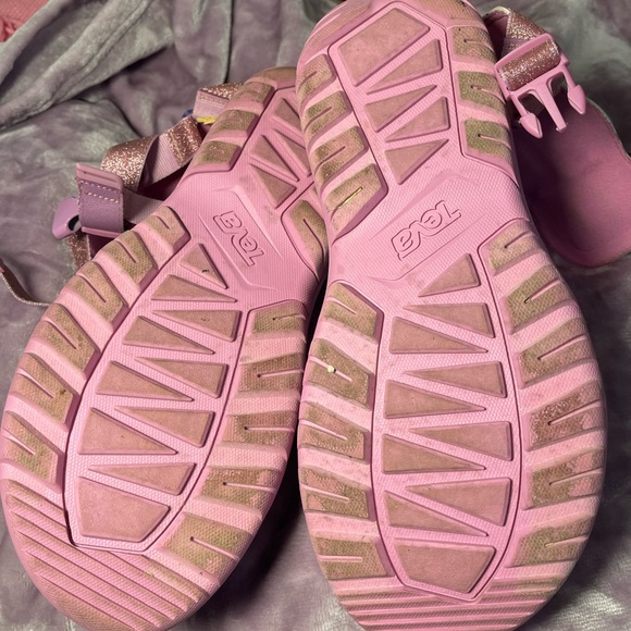 Teva × Christian Cowan Hurricane Gladiator
Sandal Metallic Pink Size: W 11 - Picture 6 of 7